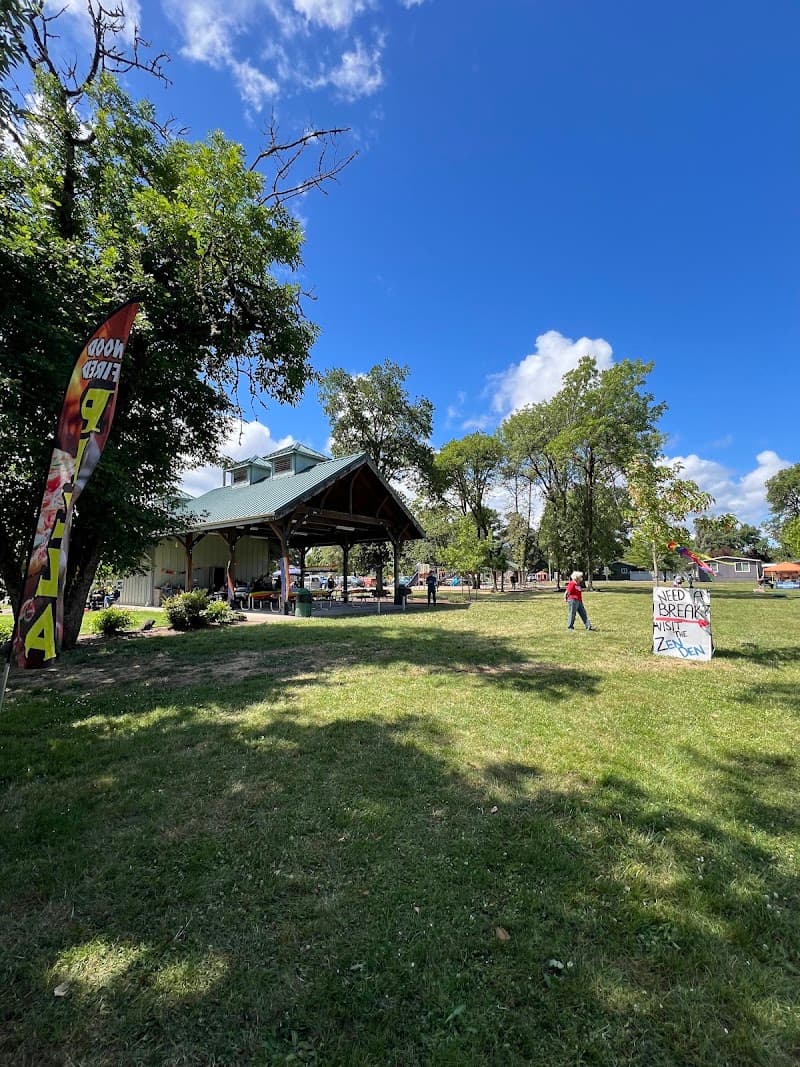 Photo by Kathy Redwine (Google)