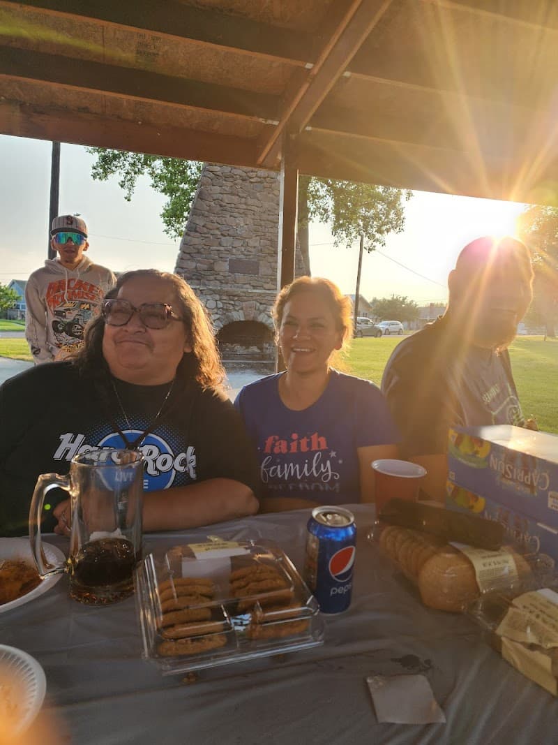 Photo by Amalia Ayala (Molly) (Google)