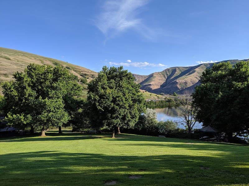 Photo by Jake Ermita (Ultralisk_33) (Google)