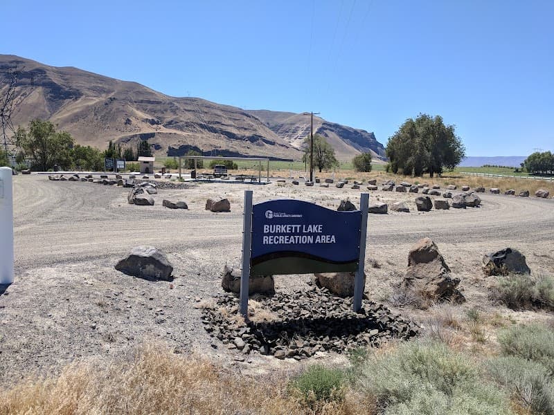 Photo by Joseph (Google)