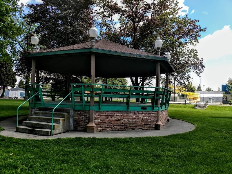 Photo by Robert Stephenson (Google)