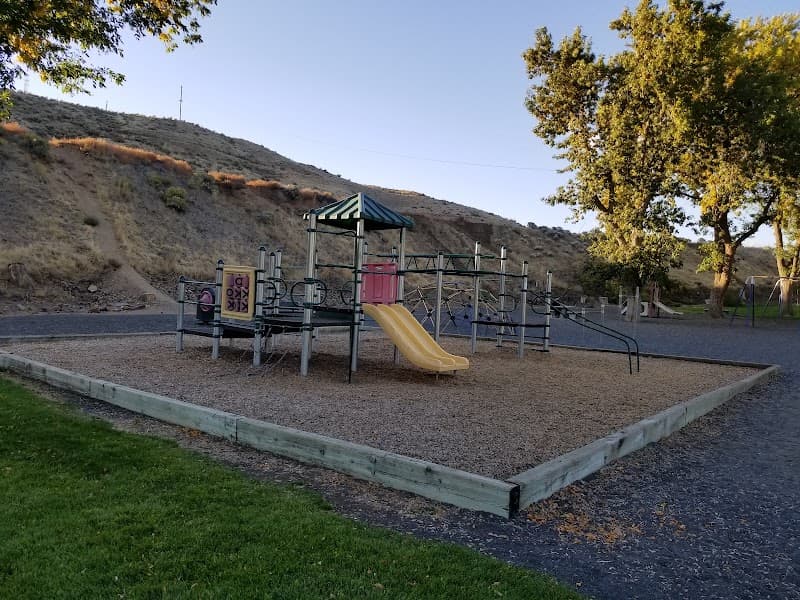 Photo by Guy Crilly (Google)