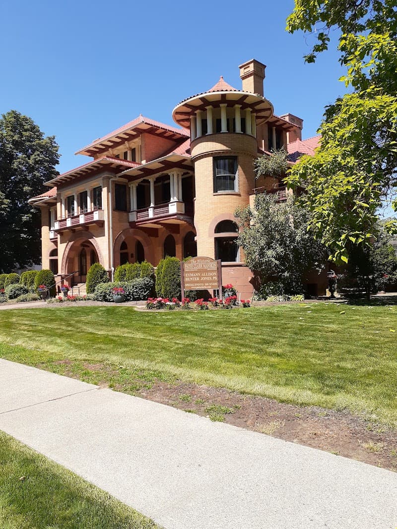 Photo by terriecmr777 (Google)