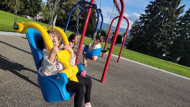 Photo by Mina Gomez (Google)