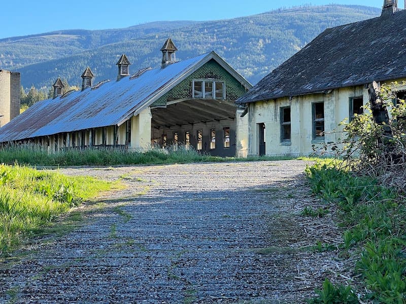 Photo by Scott Cowan (Google)