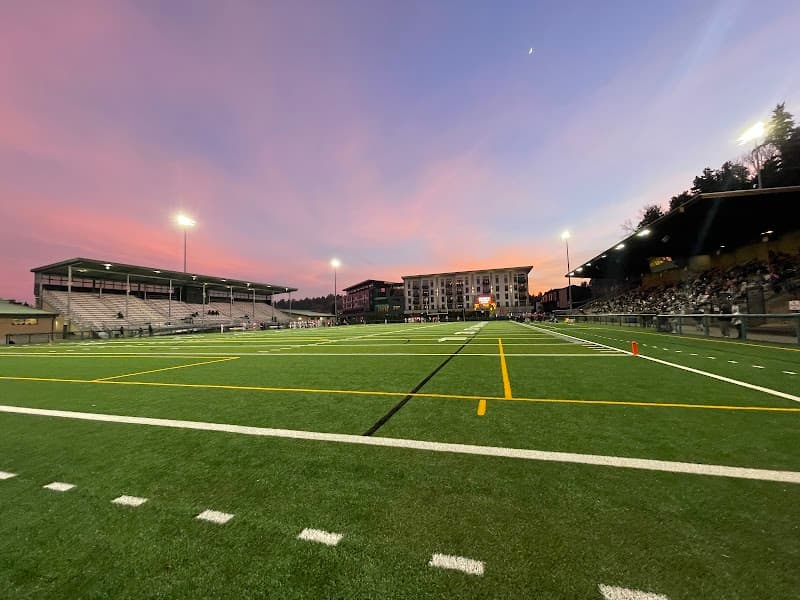 Photo by Glenn Bonnell (Google)