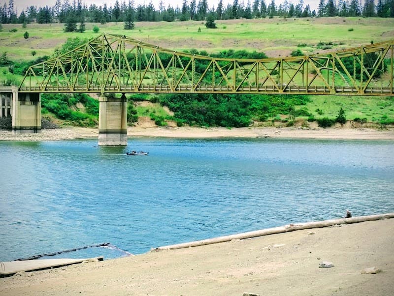 Photo by AnnMarie (Google)