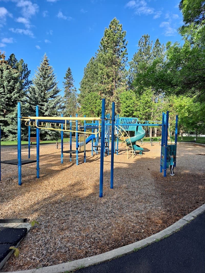 Photo by Raymond Munro (Google)