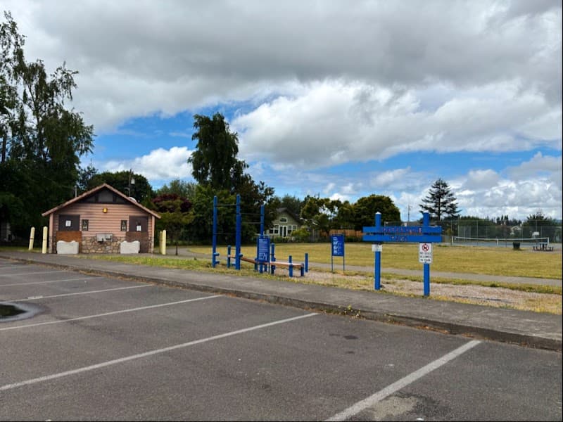 Photo by Betsy Ecklund (Google)