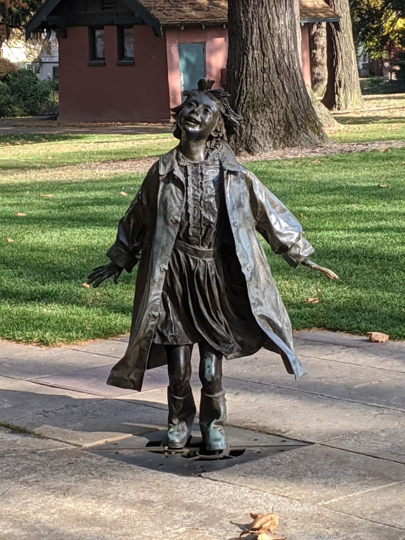 Photo by Deborah “Debbie” Stellrecht (Google)