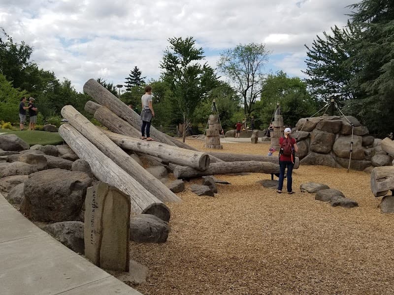 Photo by Alesya family (Google)