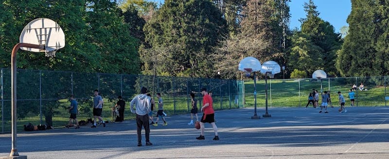 Photo by Chris Son (Google)