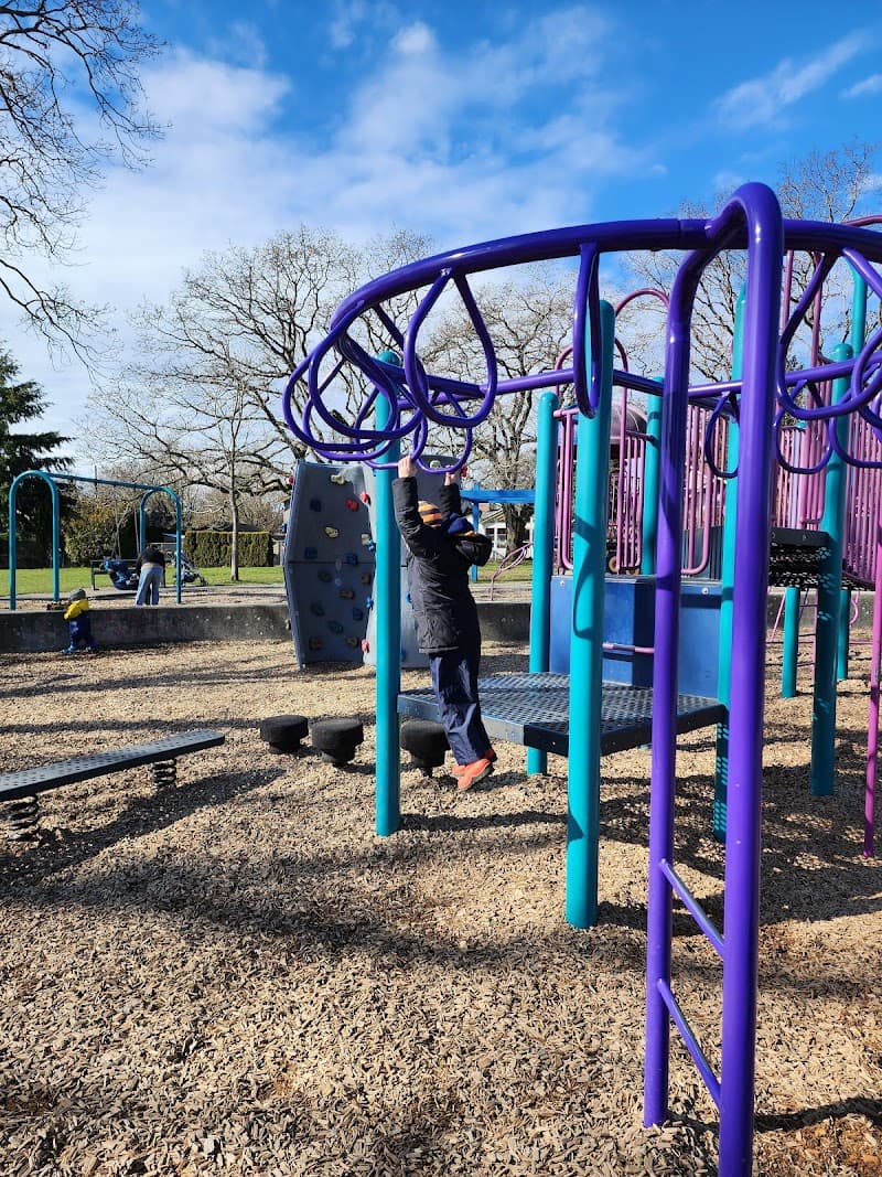 Photo by Jannette Lock (Google)