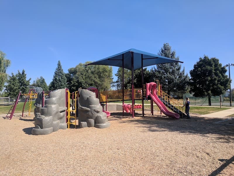 Photo by Jonathan Bauer (Google)