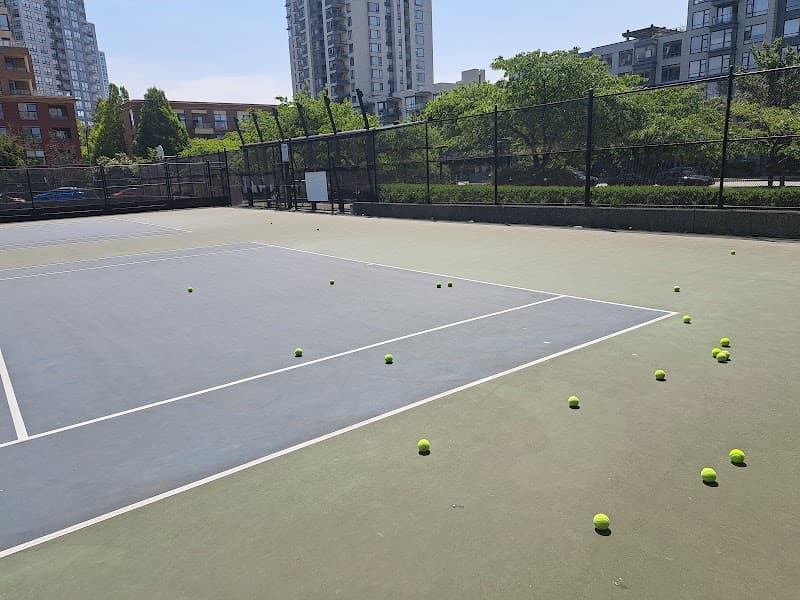 Photo by d h (Google)