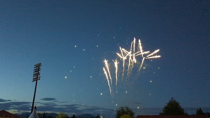 Photo by Don Adlam (Google)