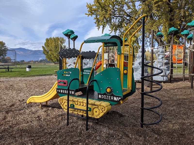 Photo by Hailee (Google)