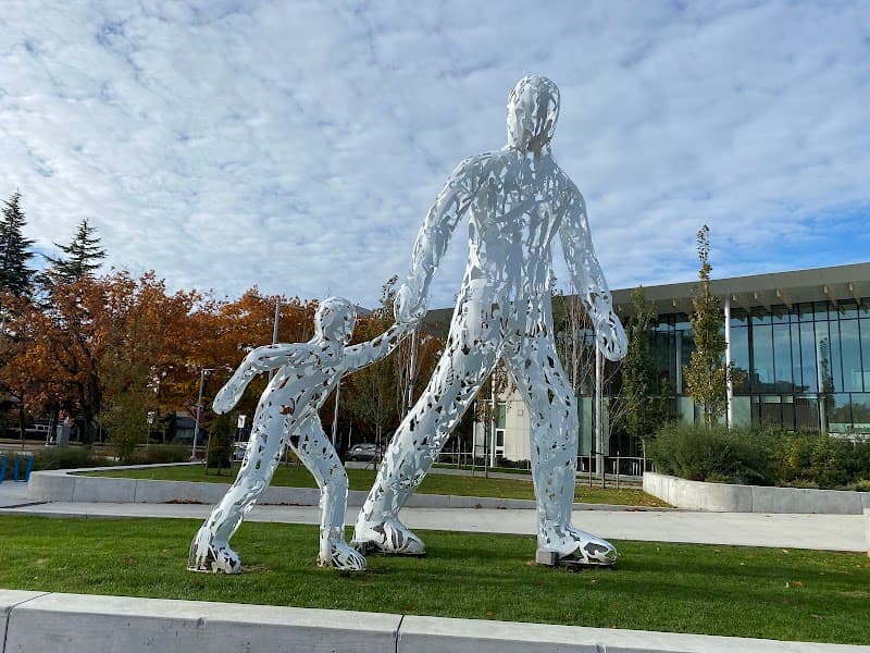 Photo by Edward Vargas Perez (Google)