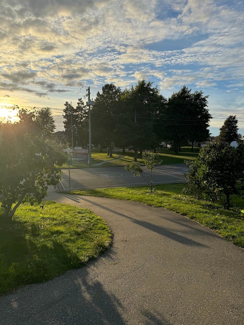 Photo by Fraser (Google)