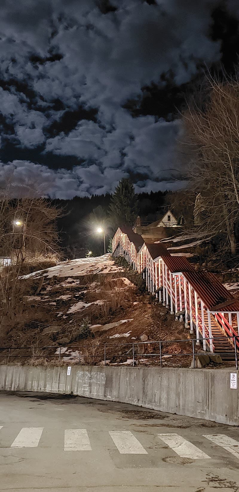 Photo by Rene Idrogo (Google)