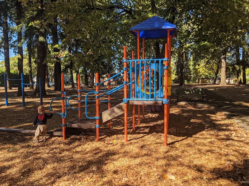 Photo by Alex Behlen (Google)