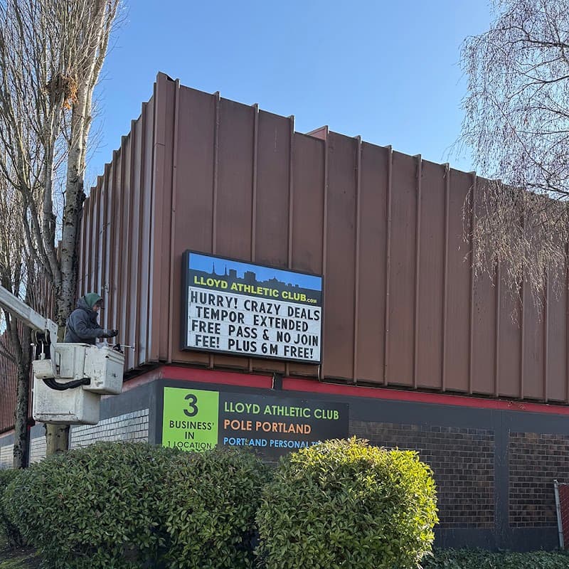 Photo by Lloyd Athletic Club (Google)