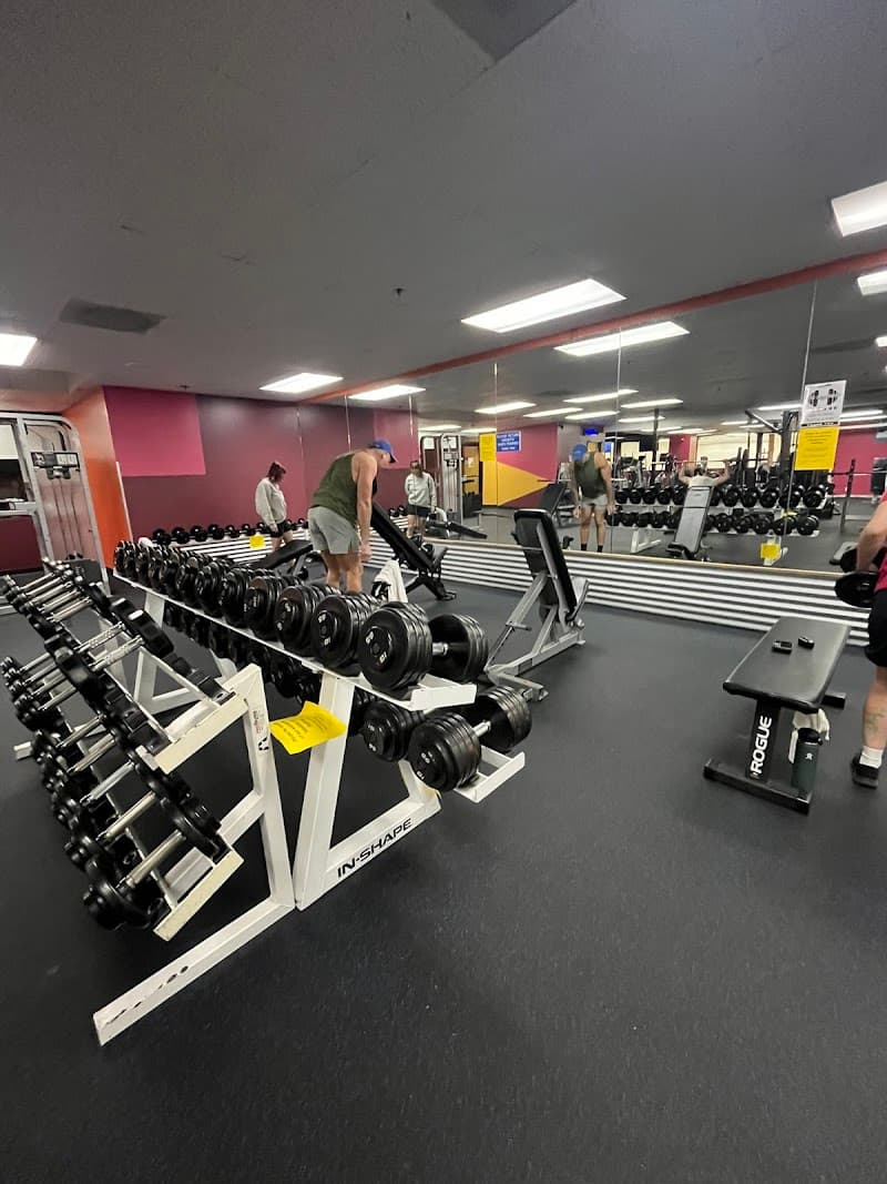 Photo by Lloyd Athletic Club (Google)