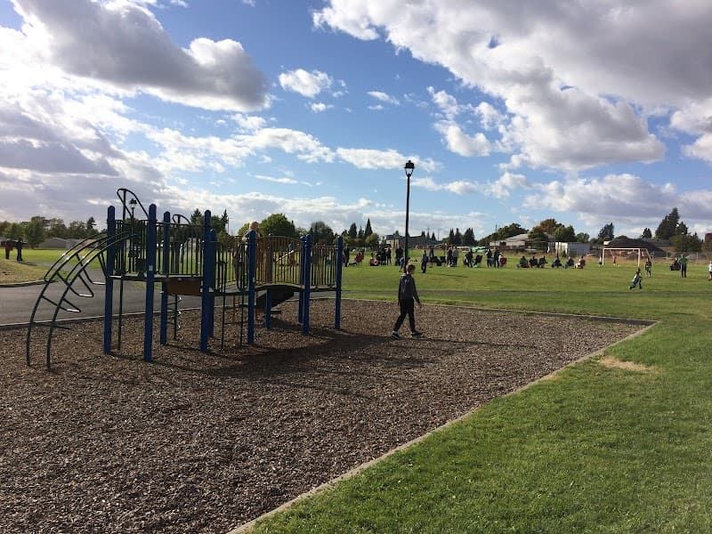 Photo by Grant Holloway (Google)