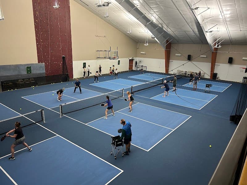 Photo by Hood River Athletic Club (Google)