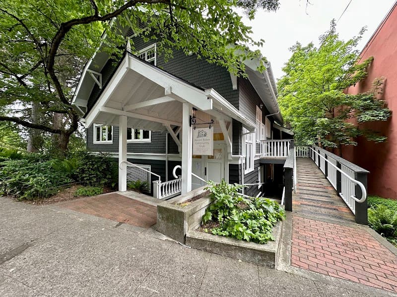 Photo by Mark (Google)