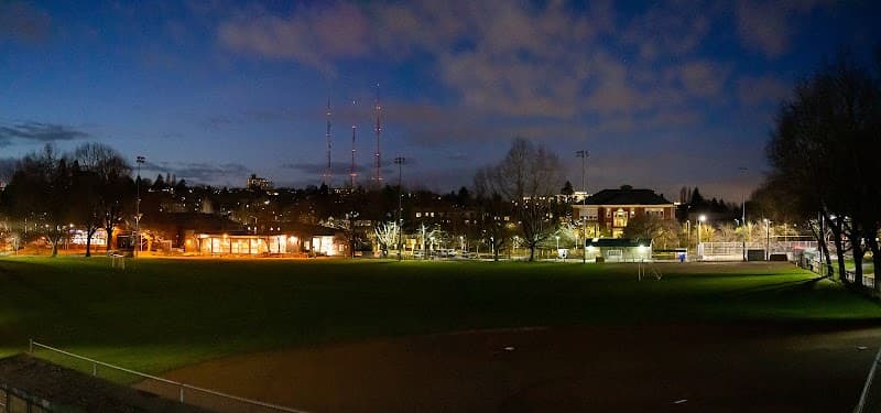 Photo by Chan (ζηδΈη - My world) (Google)