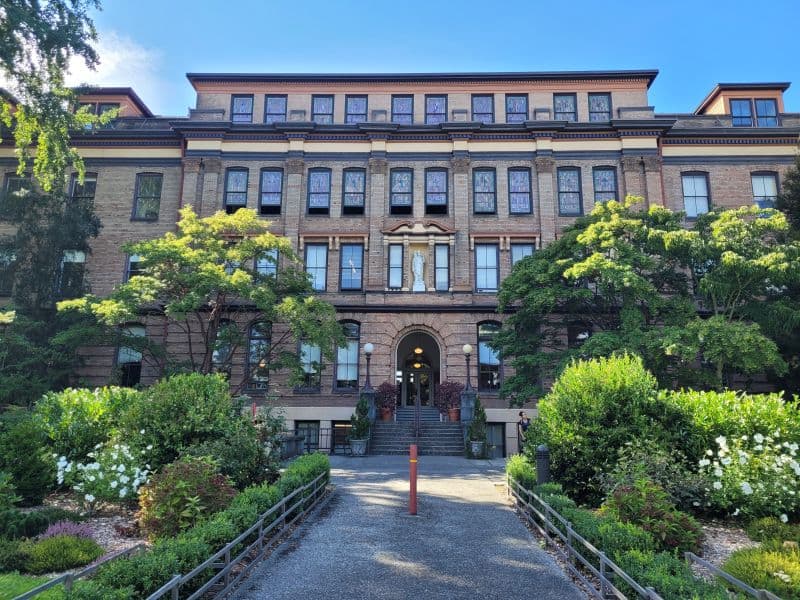 Photo by The Meridian School (Google)