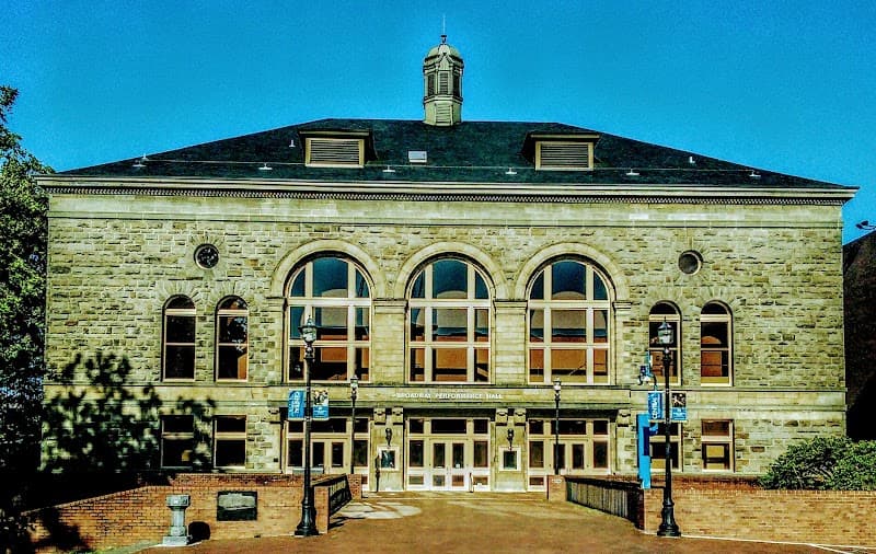 Photo by Steven Vroom (Google)