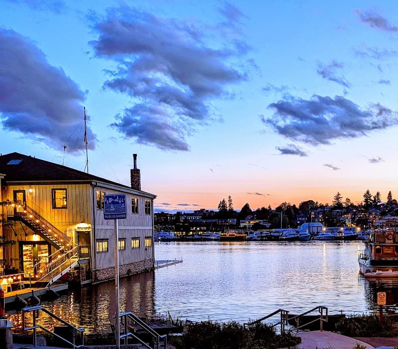 Photo by Amanda Davenport (Google)