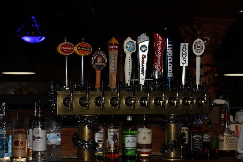 Photo by Golden Fleece Billiards (Google)