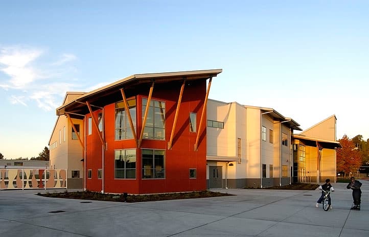 Photo by Isaac (Google)