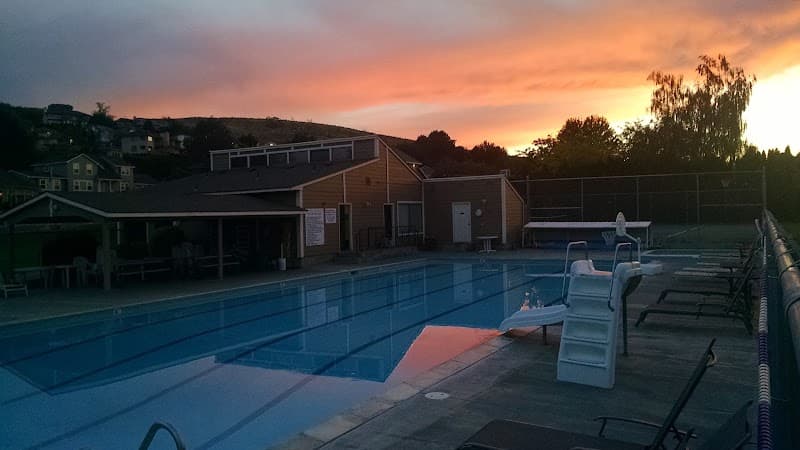 Photo by Bettina Pickett (Google)