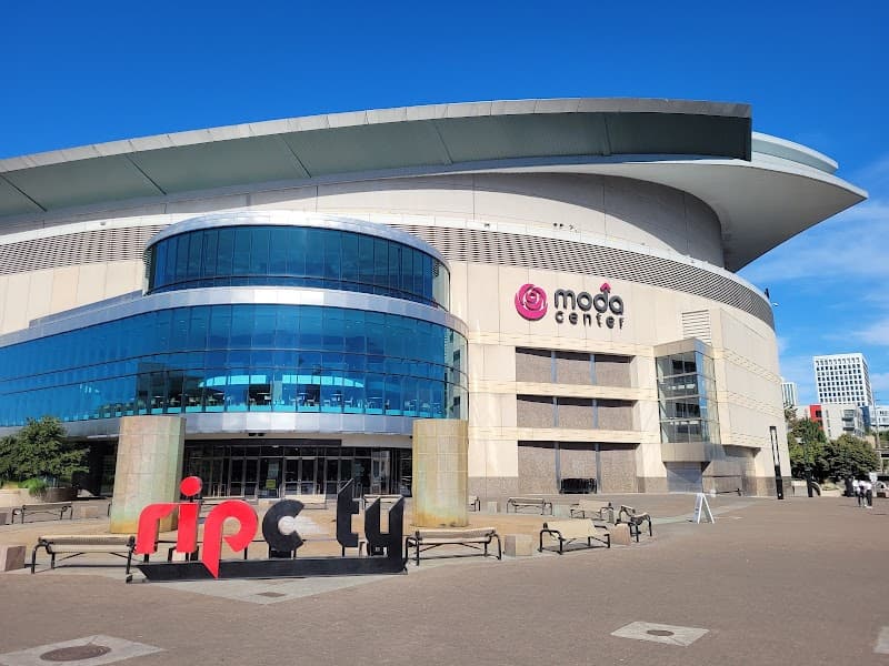 Moda Center