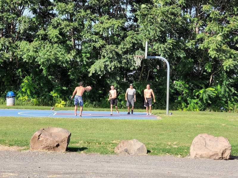 Photo by Mando Galvez (Google)