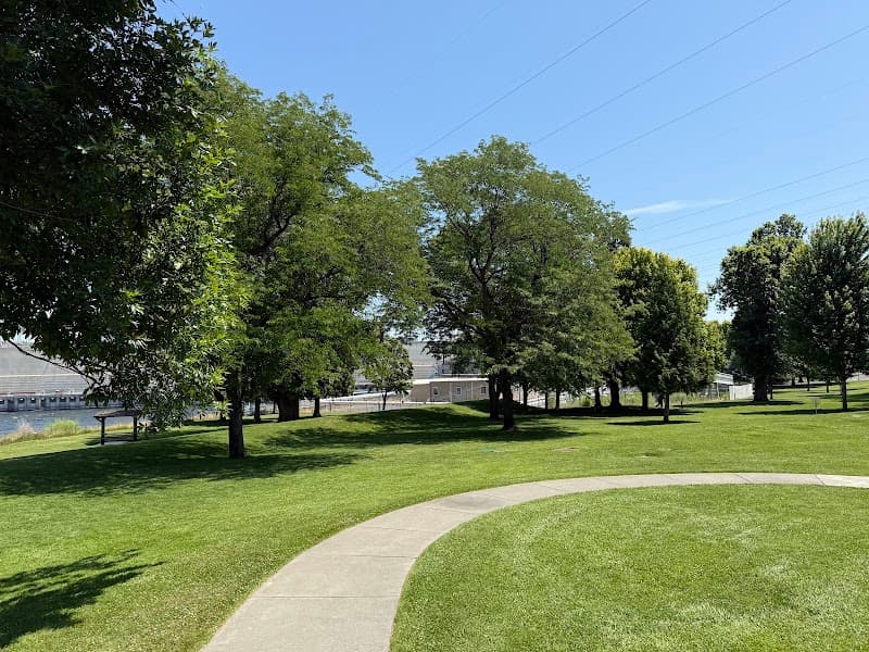 Photo by Min Zhong (Google)