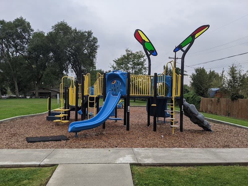 Photo by Craig Lowary (Google)