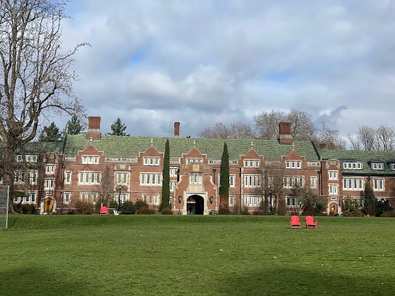 Photo by Elona Goldman (Google)