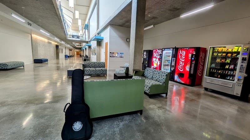 Photo by Carlos Gavilanes (Google)