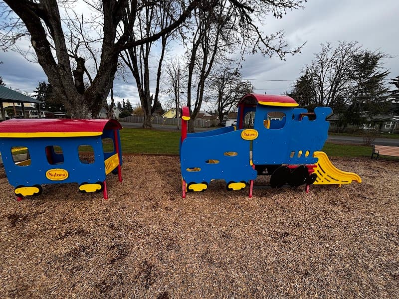 Harry Holt Neighborhood Park Tennis Courts