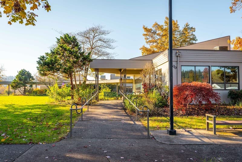 Photo by Amazon Community Center (Google)