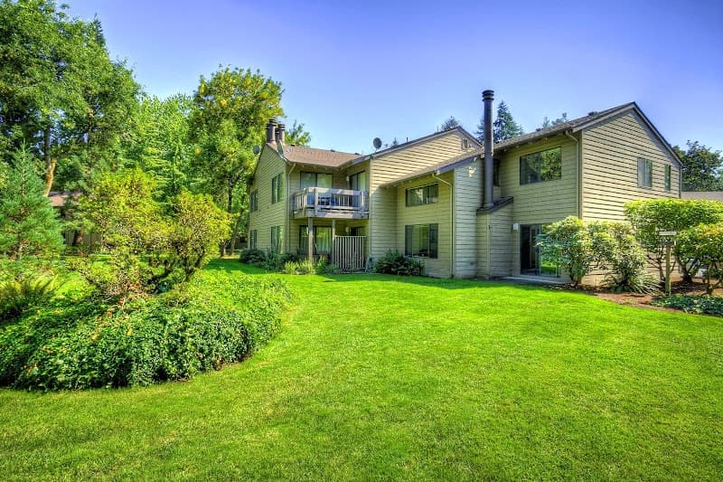 Photo by Delta Grove Apartments (Google)